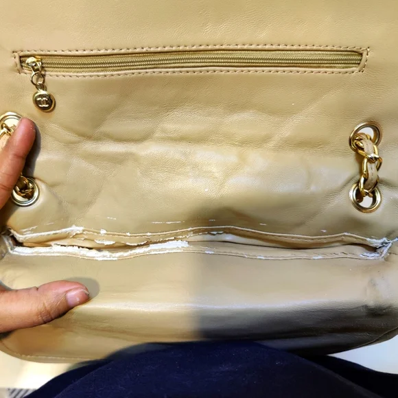 CHANEL Caviar Beige Jumbo Gold Hardware - Preloved - Picture 10 of 16